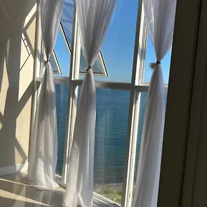  Apartment Large Luxurious Front At Bayfront Jamaica