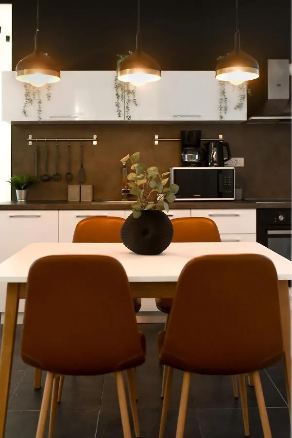Premium Urban Living - Stylish Apartments At Universitate Prime Location Bucharest Romania